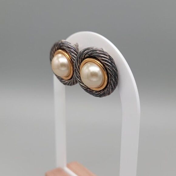 Premier Designs Matte Gold & Silver Filigree Pattern Earrings - Picture 3 of 8